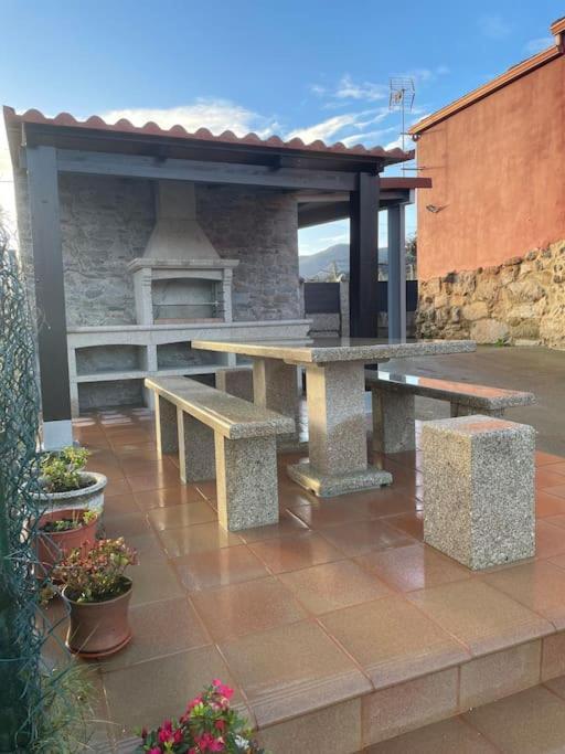 Chalet Casa Con Piscina En Arbo Vigo 外观 照片